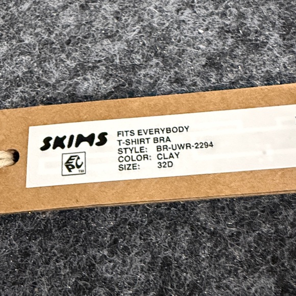 NWT Fits Everybody t-shirt bra - Picture 2 of 4